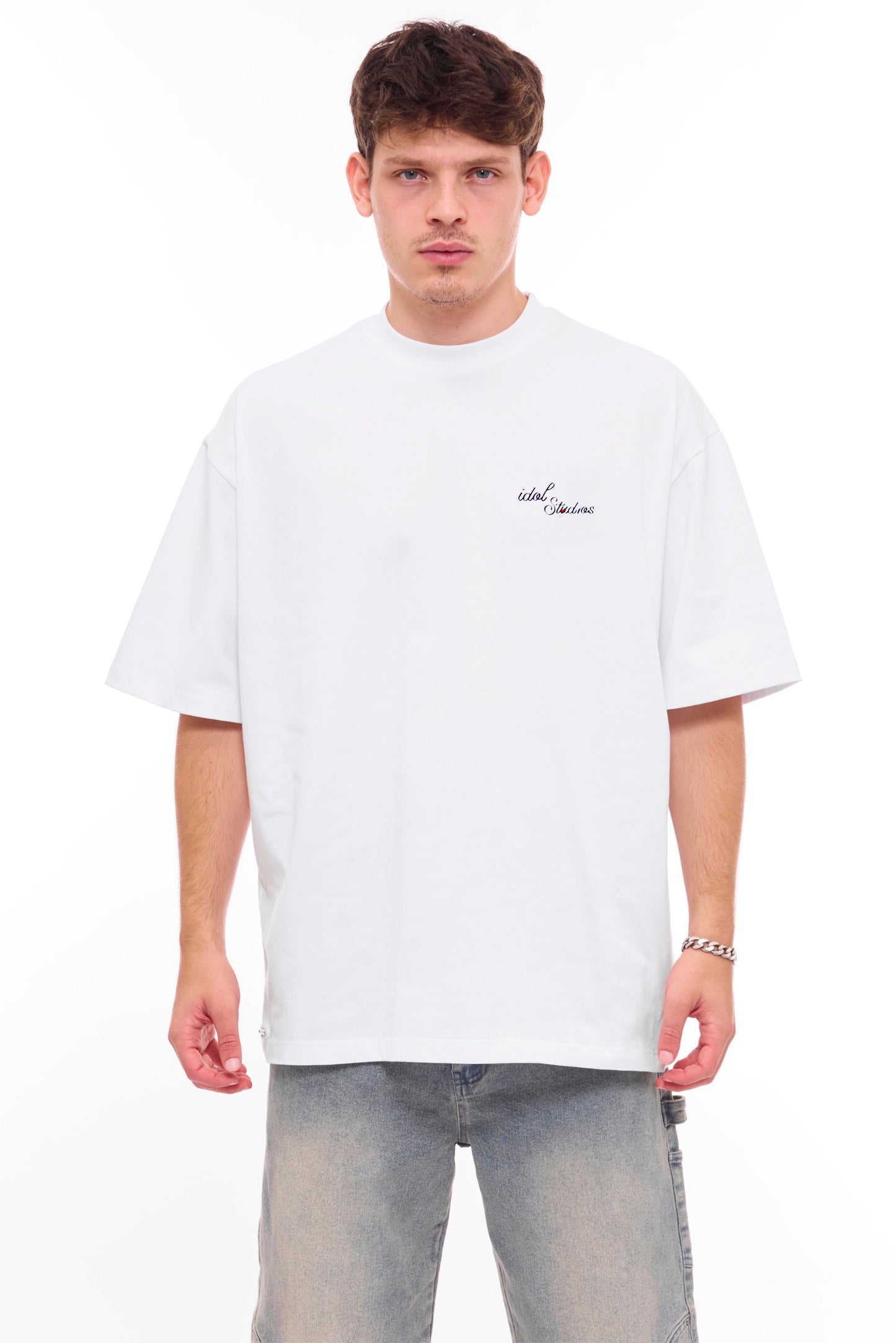 HOLIDAY - WHITE Idolstudios