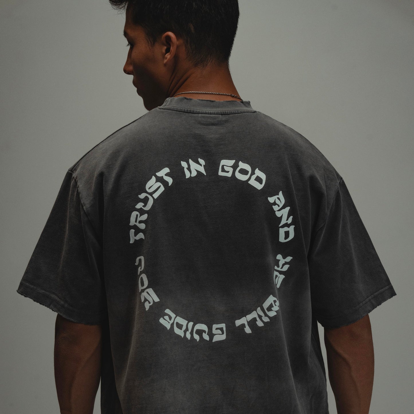 Guide you - washed grey Idolstudios