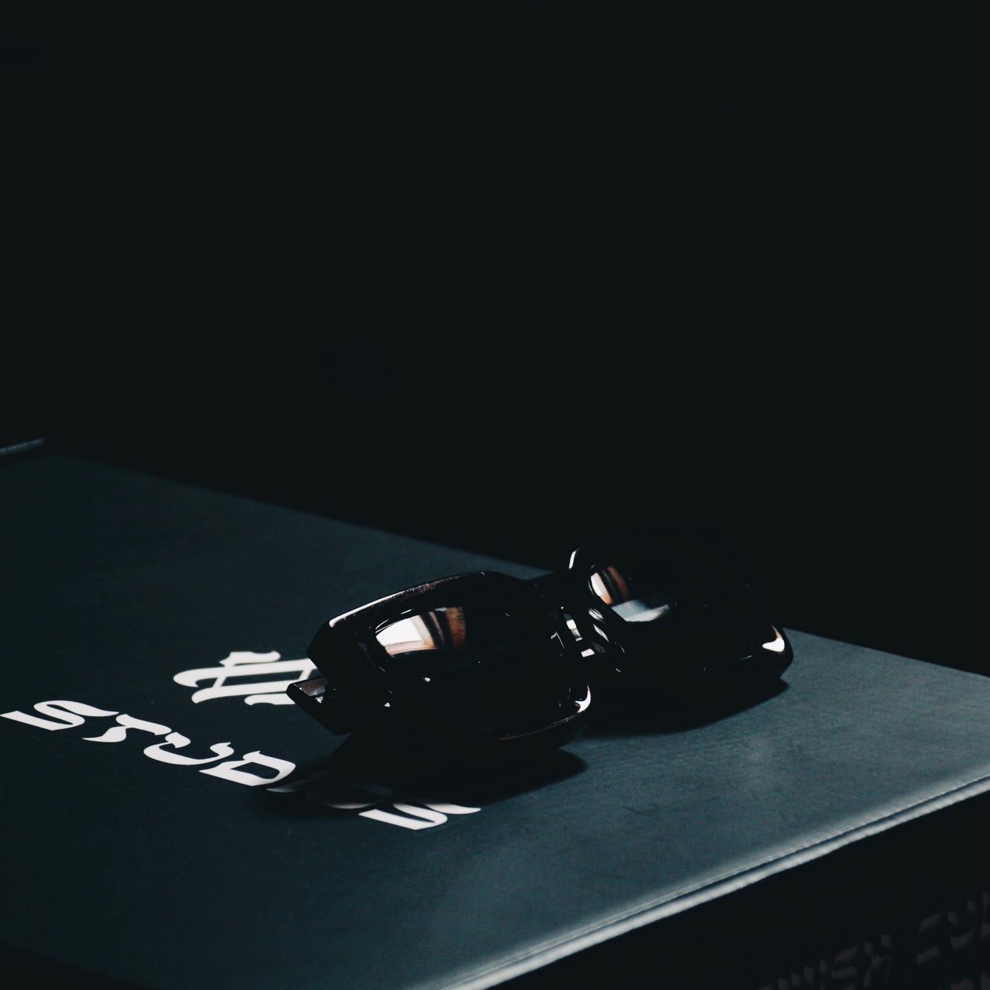 SUNGLASSES - FULL BLACK