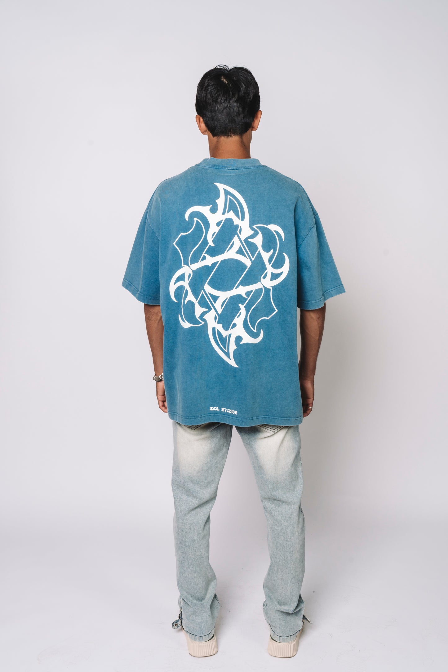 Ornate shield - blue sky wash