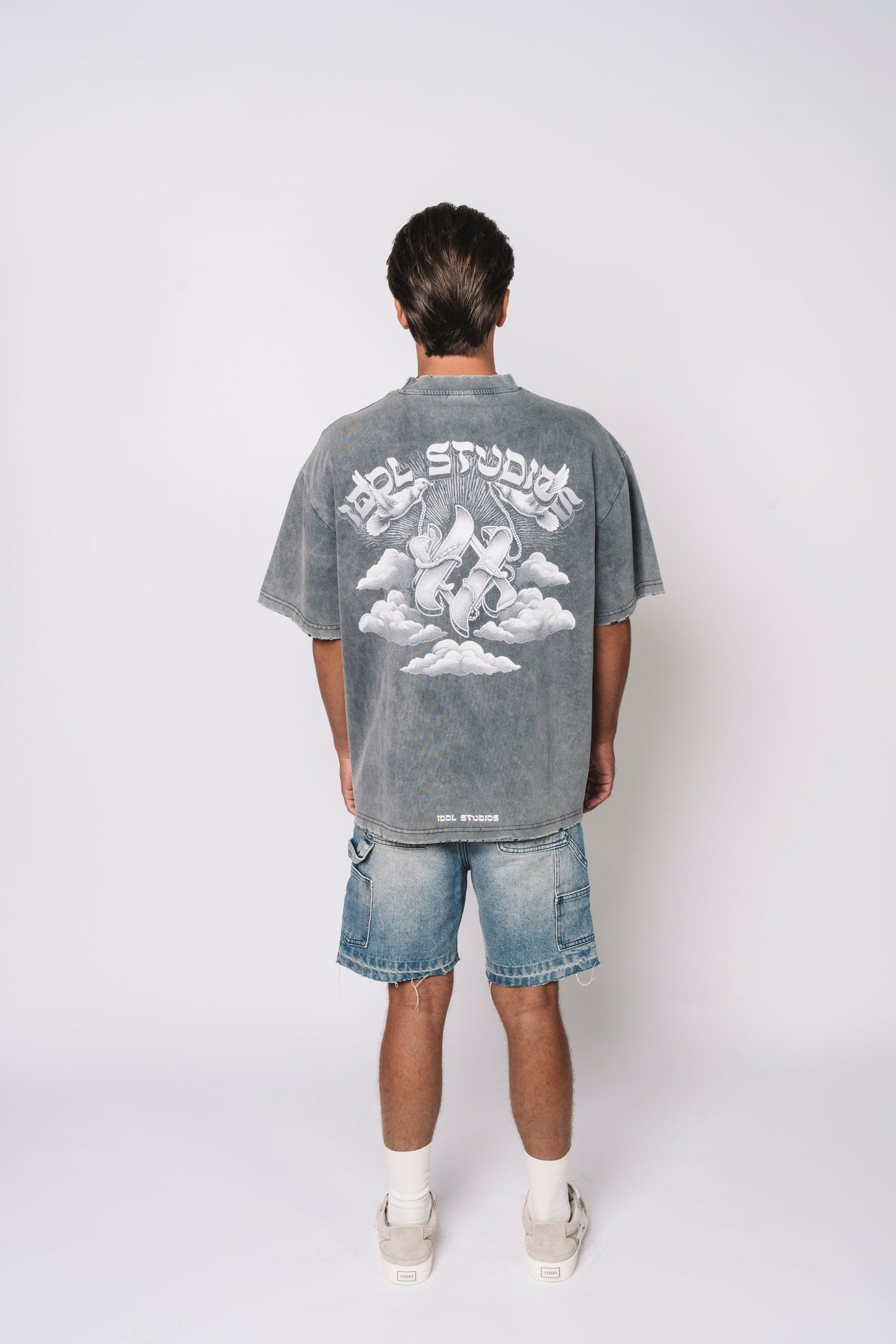 Finding peace - washed grey Idolstudios