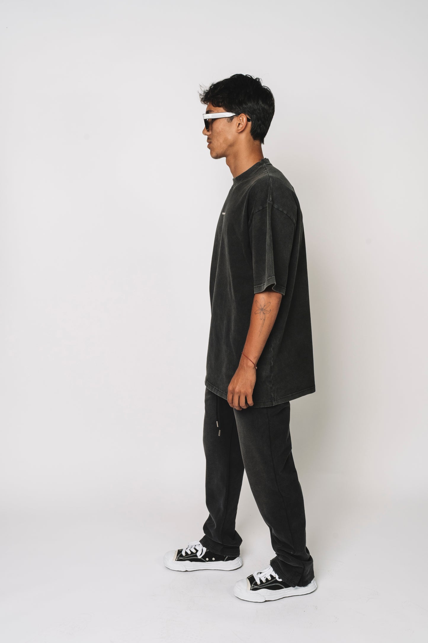 Members only - black washed