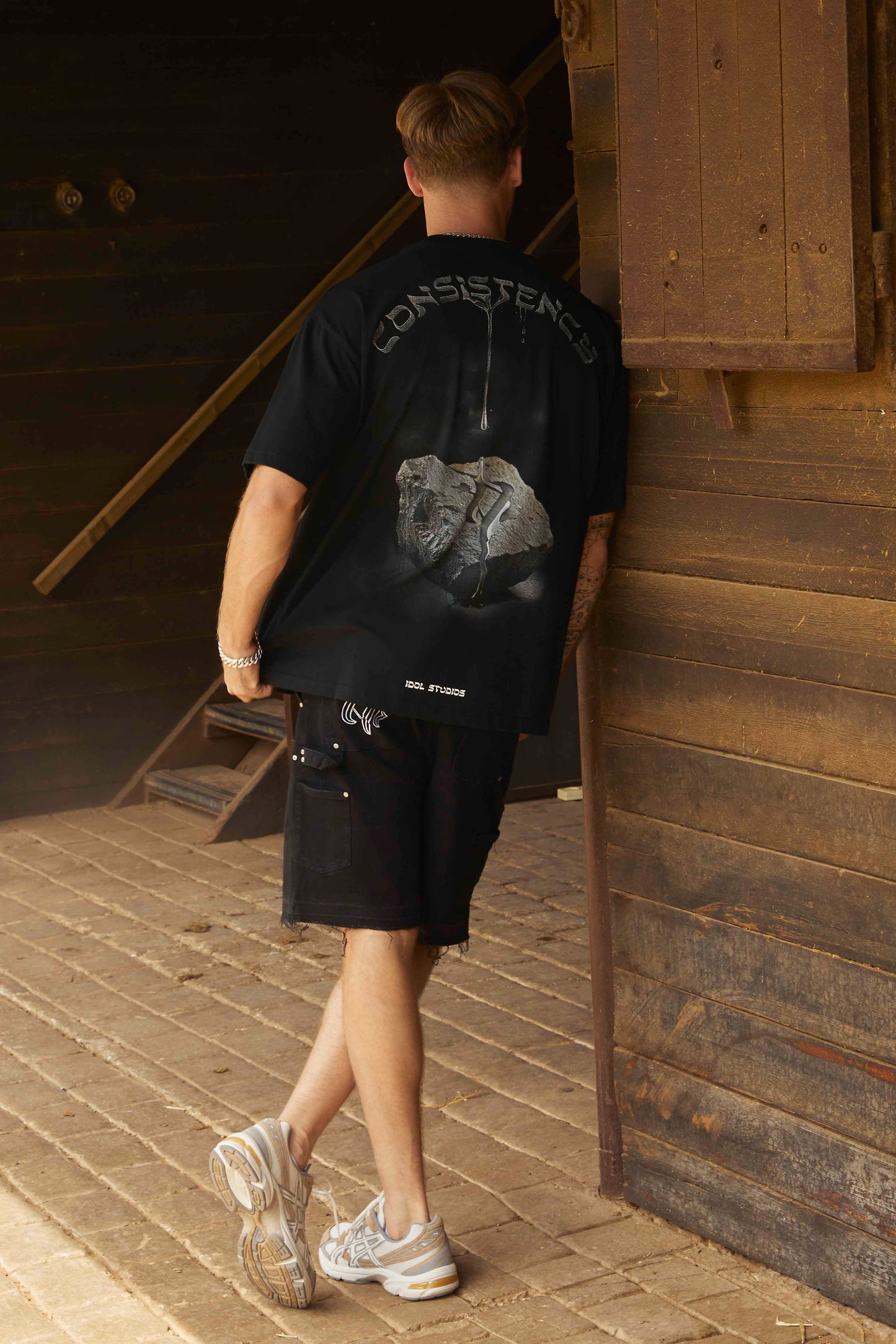 Consistency - black Idolstudios