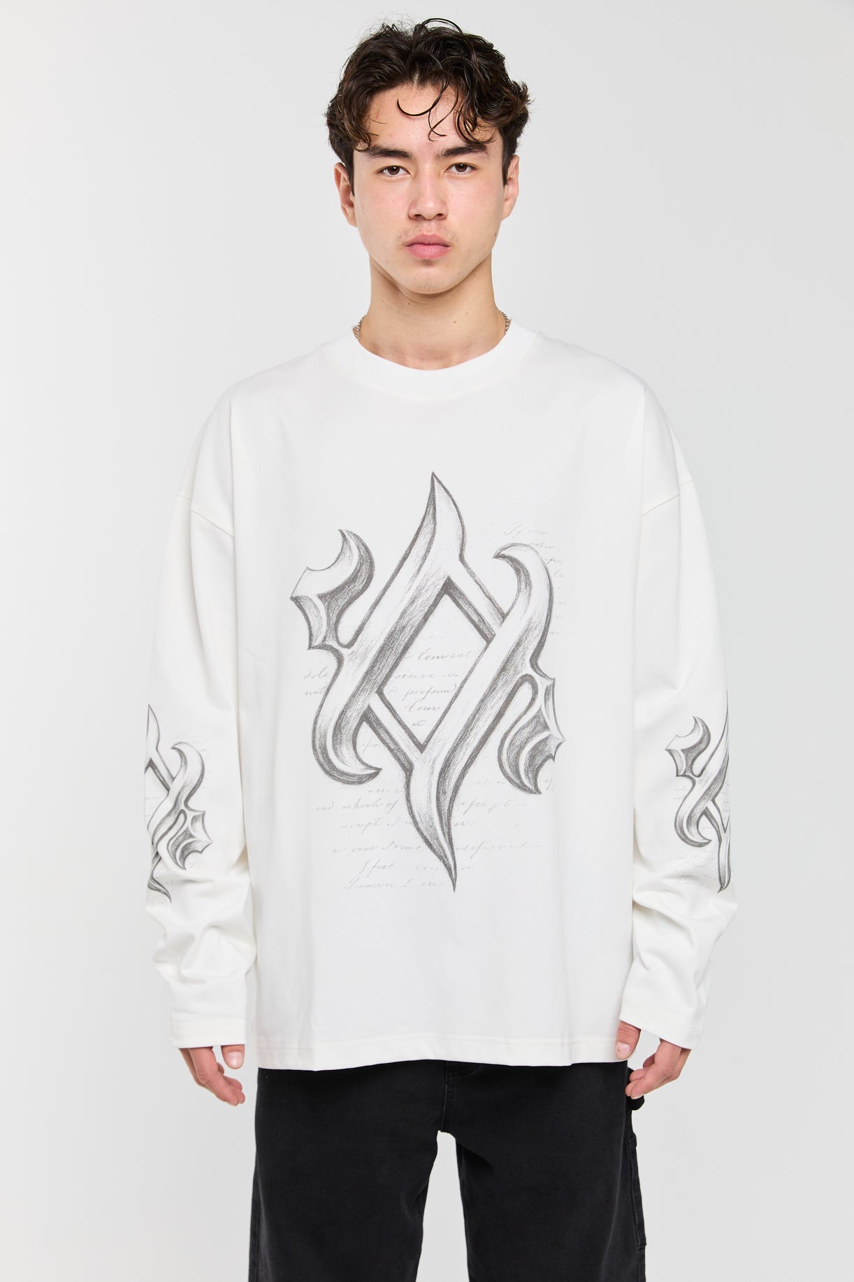 MARK - LONG SLEEVE TEE Idolstudios