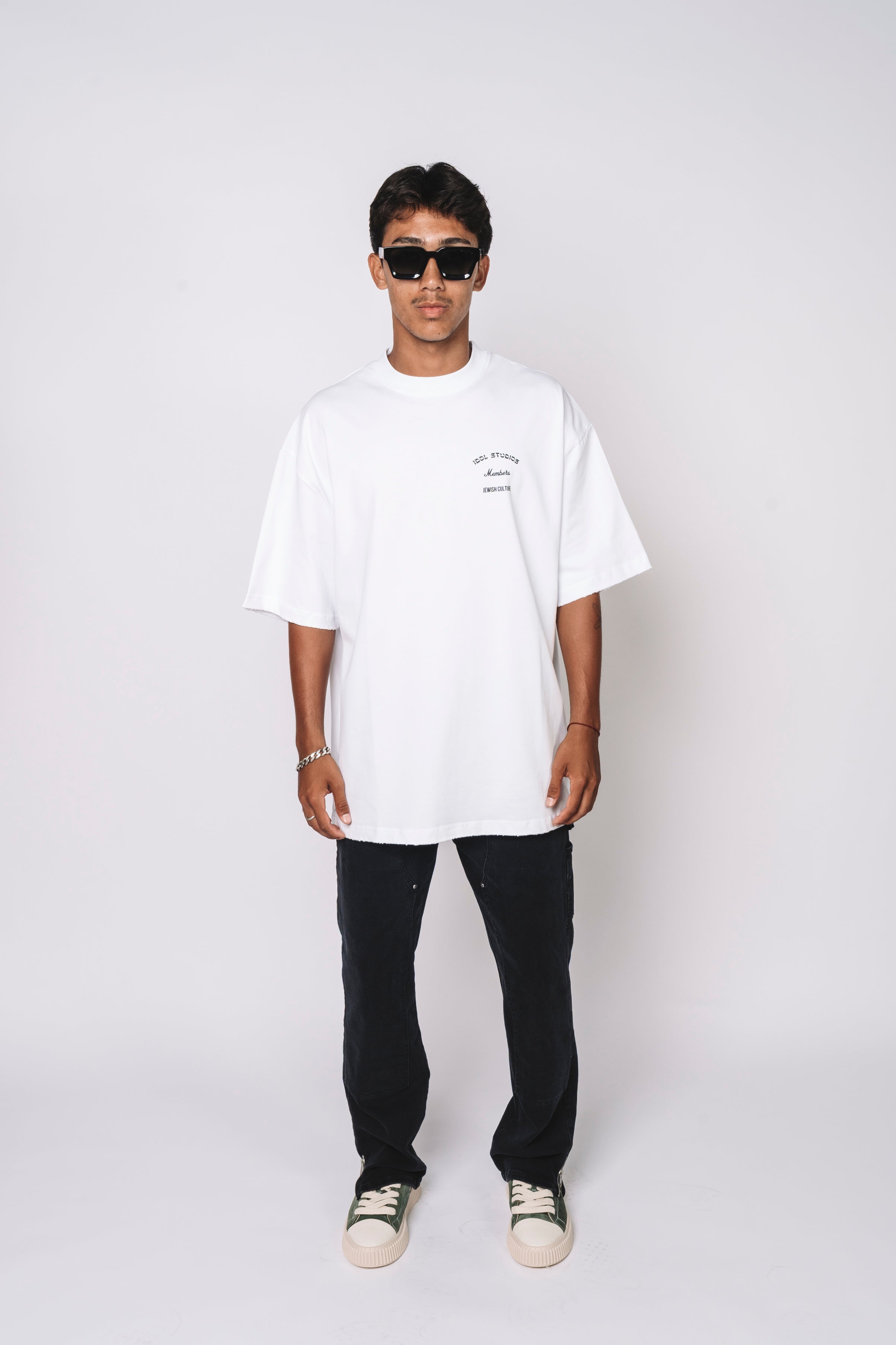 Members - white Idolstudios
