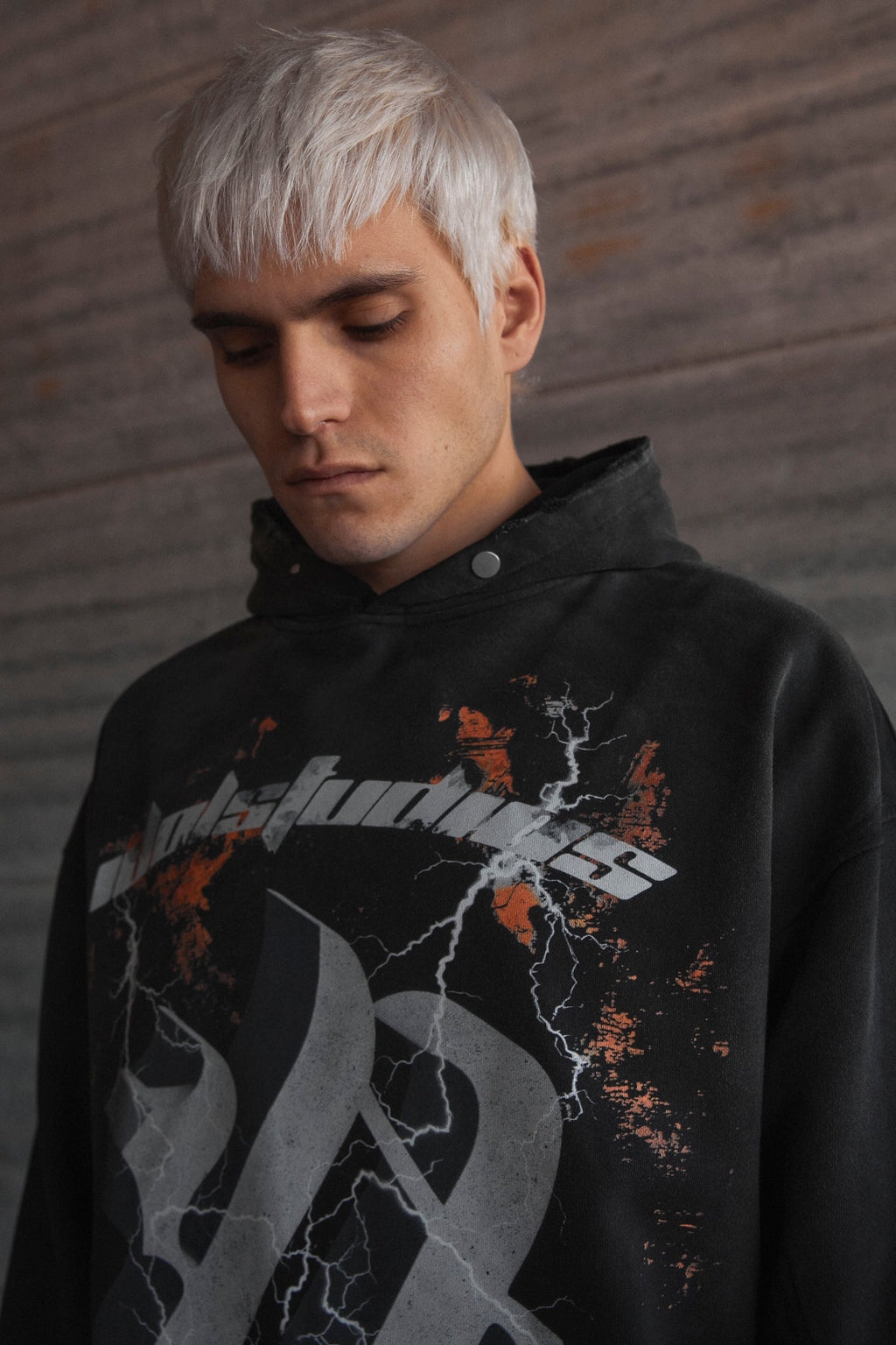Stormborn - half washed hoodie Idolstudios