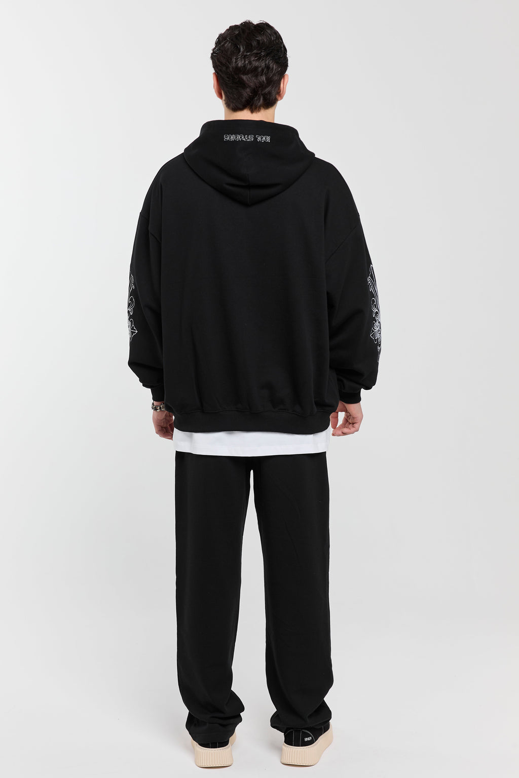 NOCTURNE - BLACK ZIP HOODIE Idolstudios
