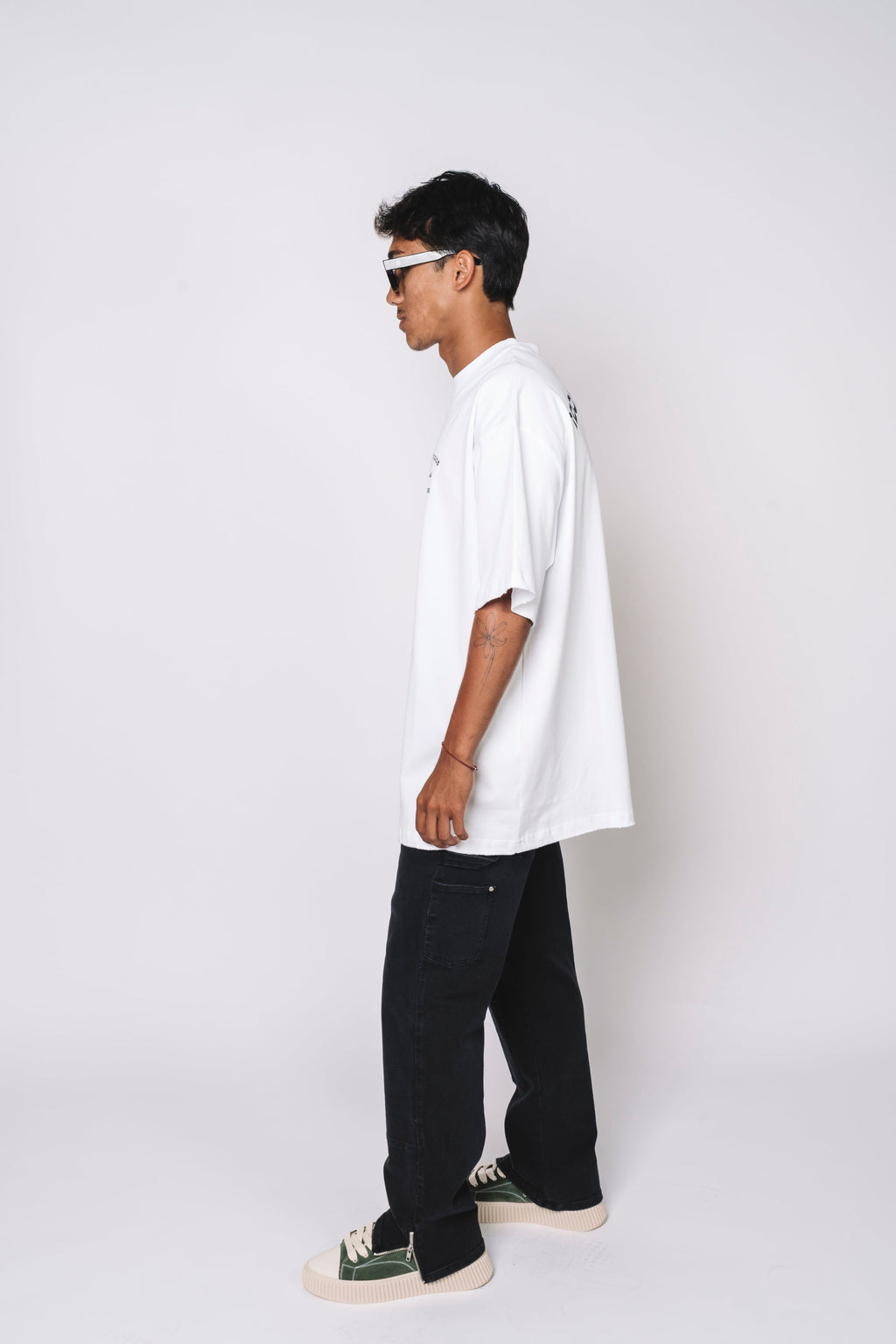 Members - white Idolstudios