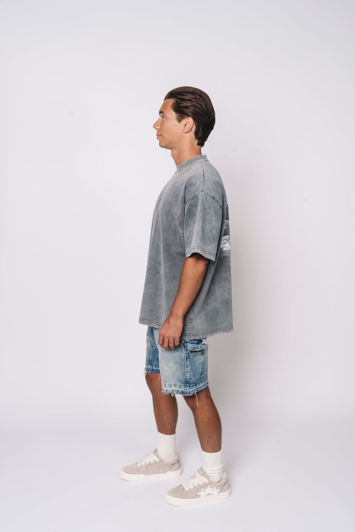 Finding peace - washed grey Idolstudios