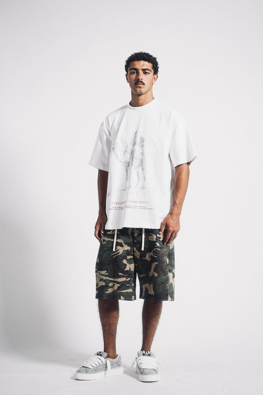 CREST - WHITE T-SHIRT
