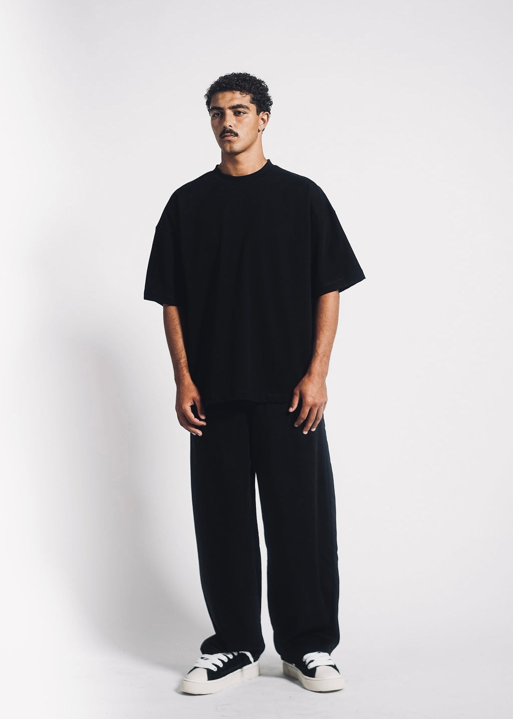 HORIZON - BLACK T-SHIRT