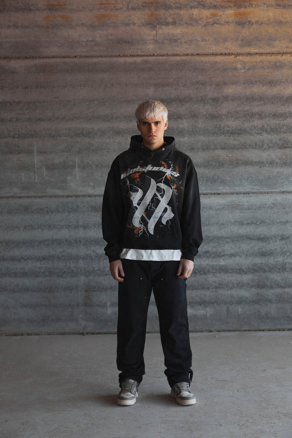 Stormborn - half washed hoodie Idolstudios