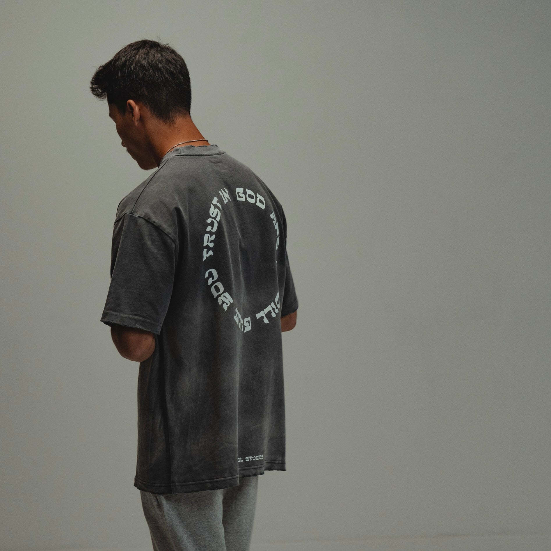 Guide you - washed grey Idolstudios