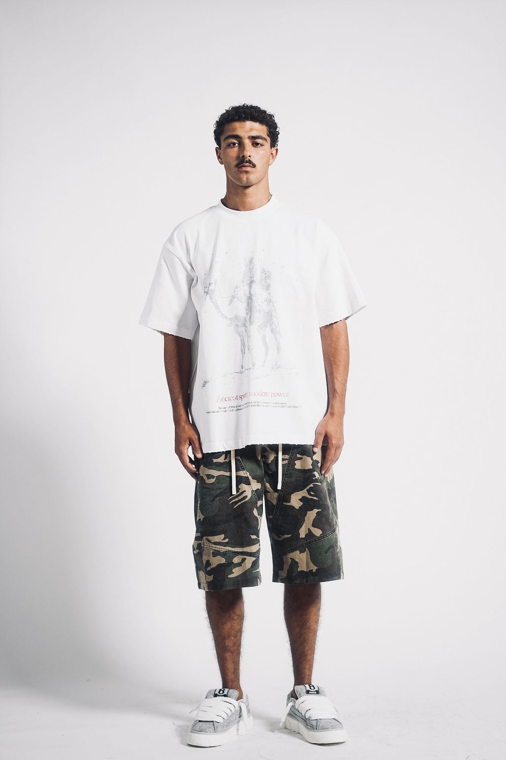 CREST - WHITE T-SHIRT