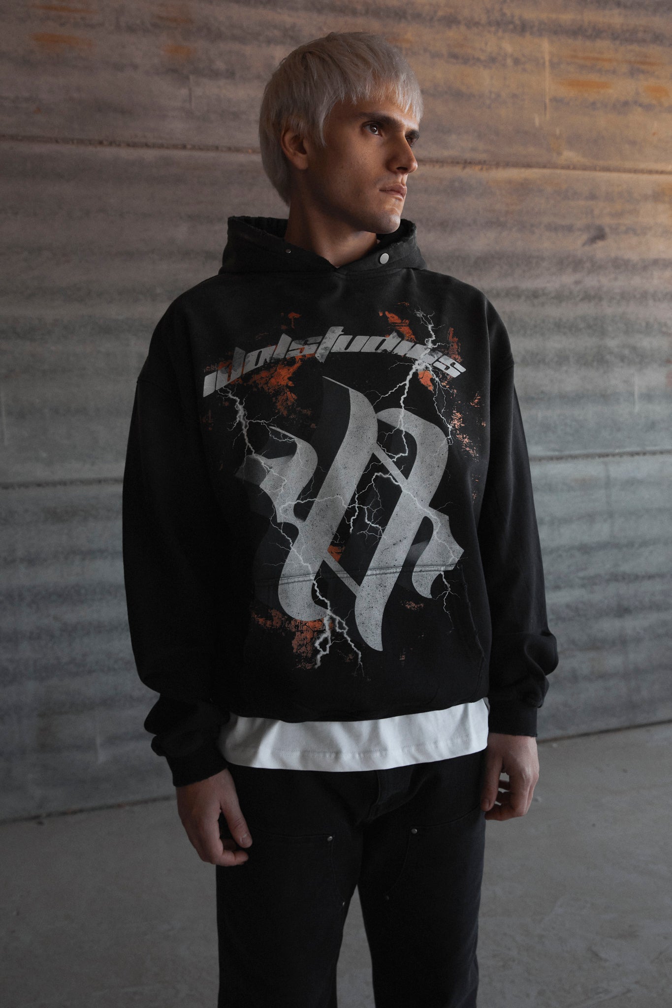 Stormborn - half washed hoodie Idolstudios