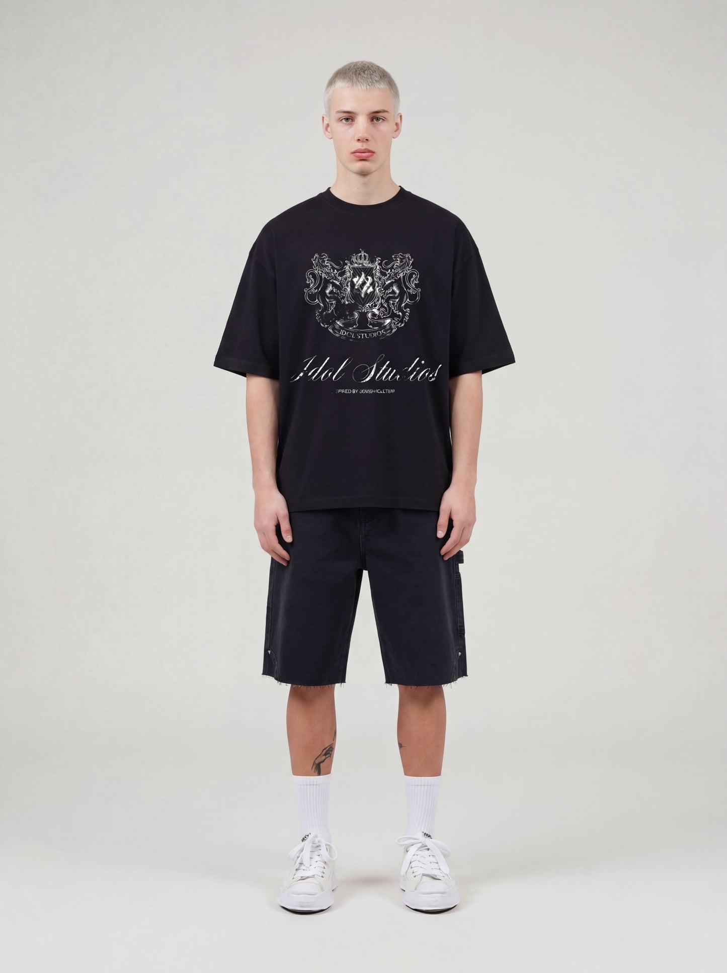 HERITAGE - BLACK T-SHIRT Idolstudios