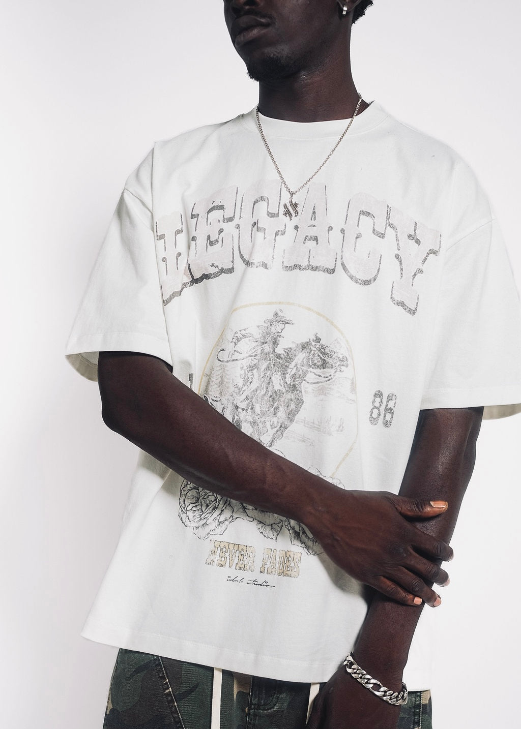LEGACY - OFF WHITE T-SHIRT