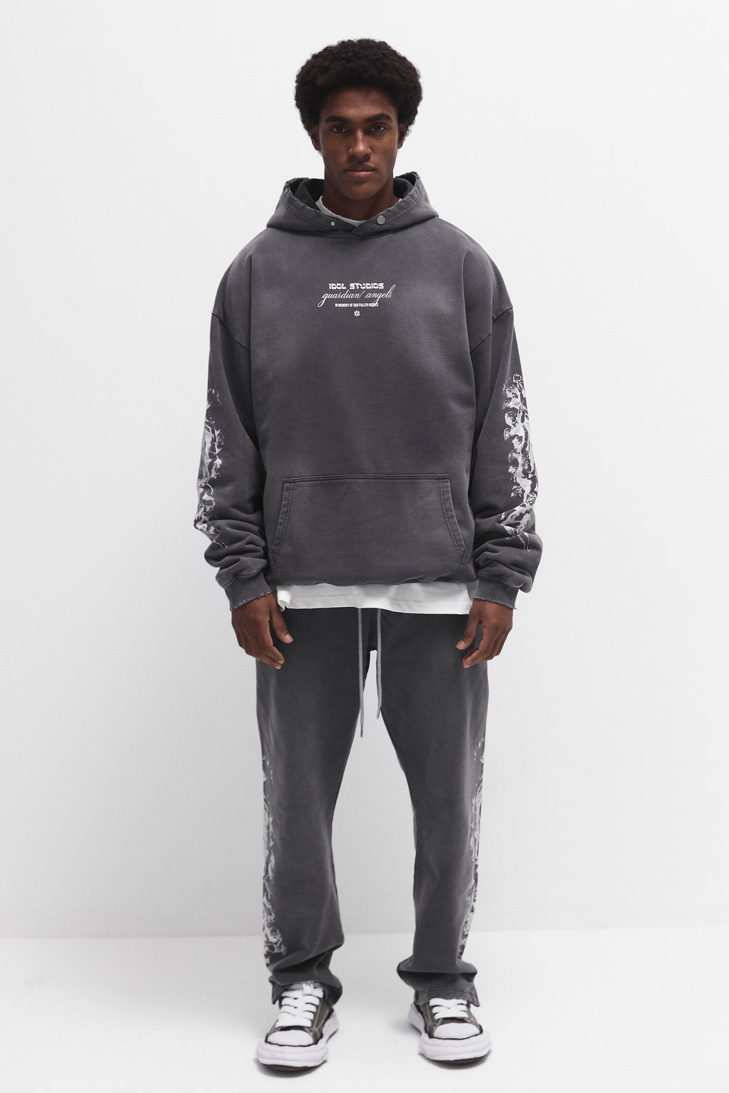 Guardian angels - grey washed hoodie Idolstudios