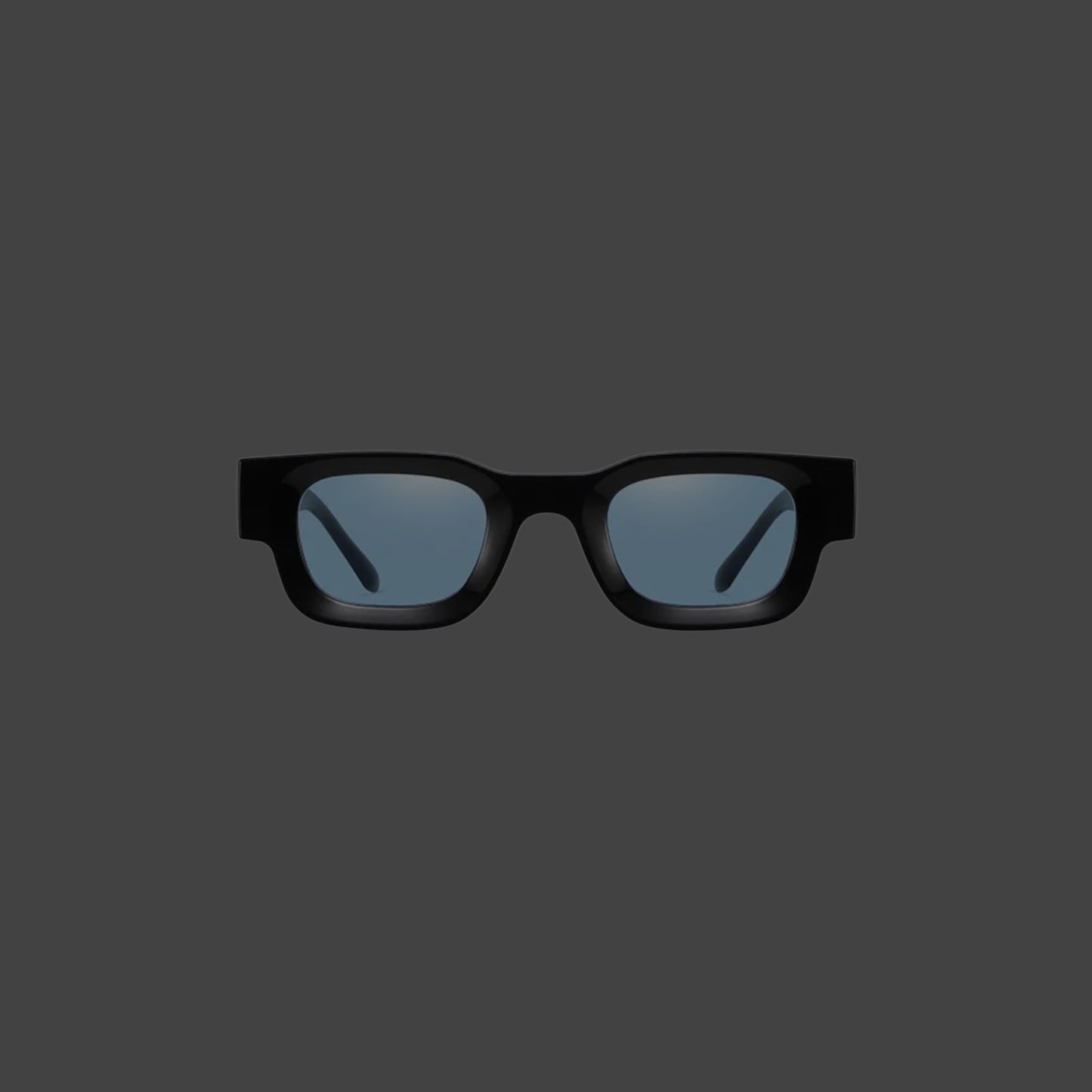 Classic frame sunglasses