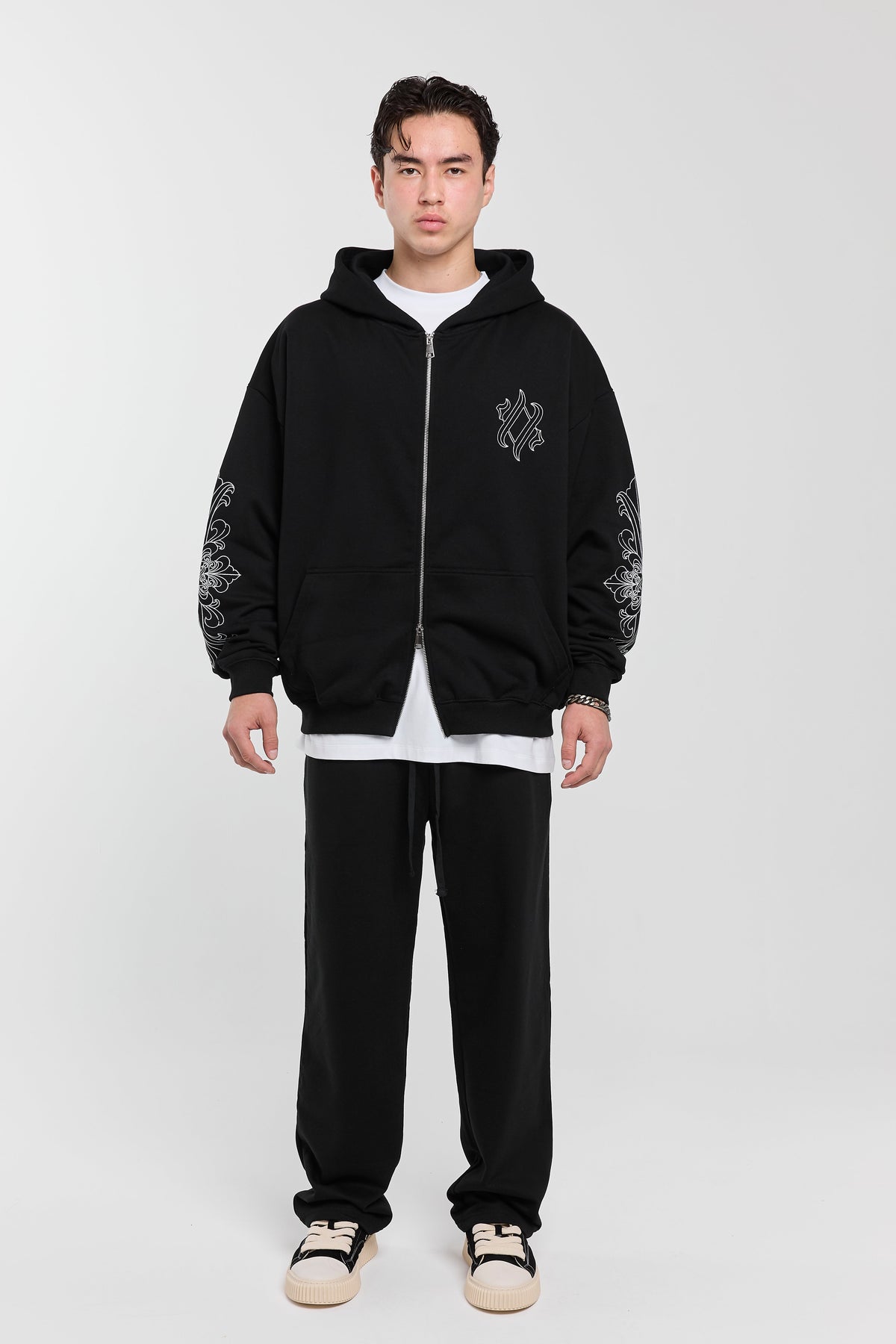 NOCTURNE - BLACK ZIP HOODIE Idolstudios