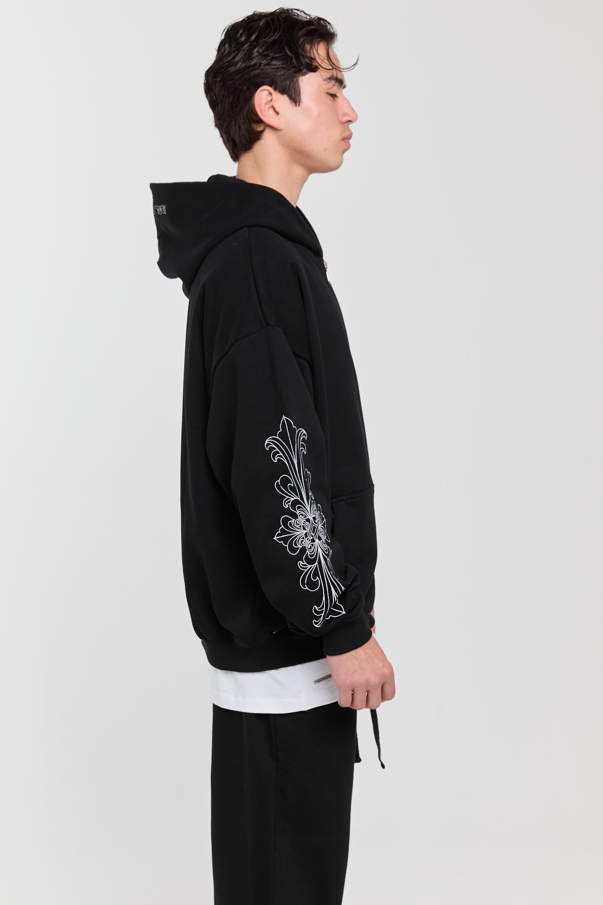 NOCTURNE - BLACK ZIP HOODIE – IDOL STUDIOS