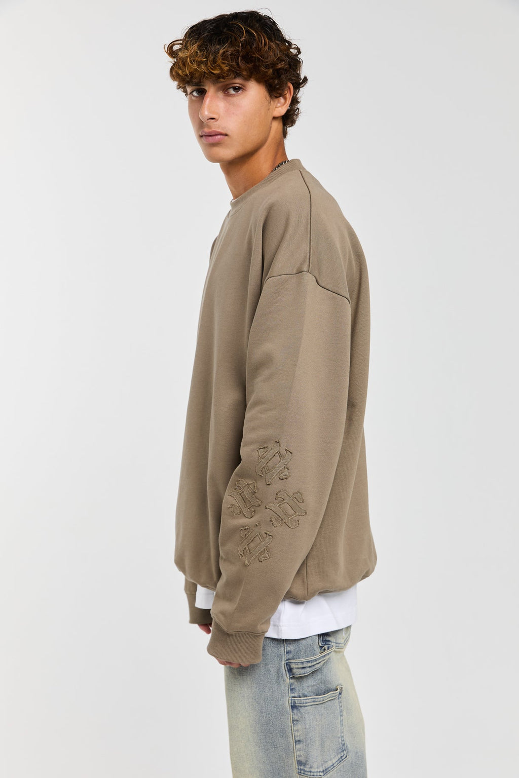 UMBER - BROWN CREW NECK Idolstudios