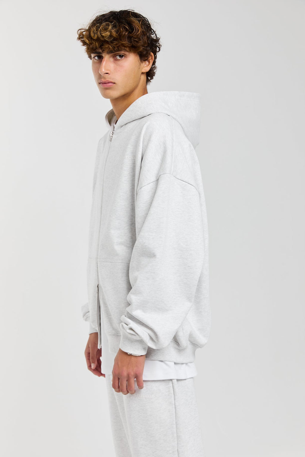 BLANKS - GREY ZIP HOODIE Idolstudios